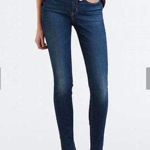 Levi’s classic mid-rise skinny